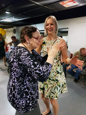 Aurinkotanssit_2019_Puolivälinkangas_Metsolan_Kartano_SeniorKunto