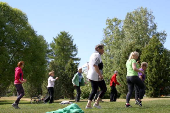Puistojumppaa Tuiran rannassa 13.6.2018