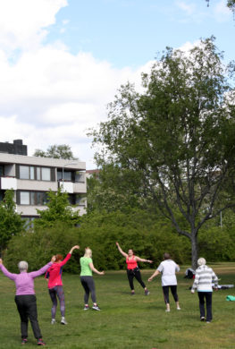 Puistojumppaa Tuiran rannassa 13.6.2018